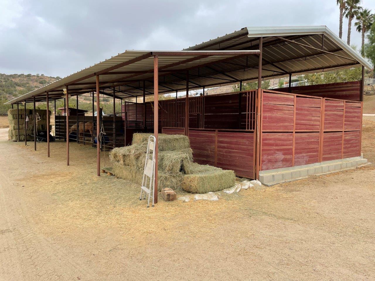 6 Guns Film Location SA Horse Barn Picture 8