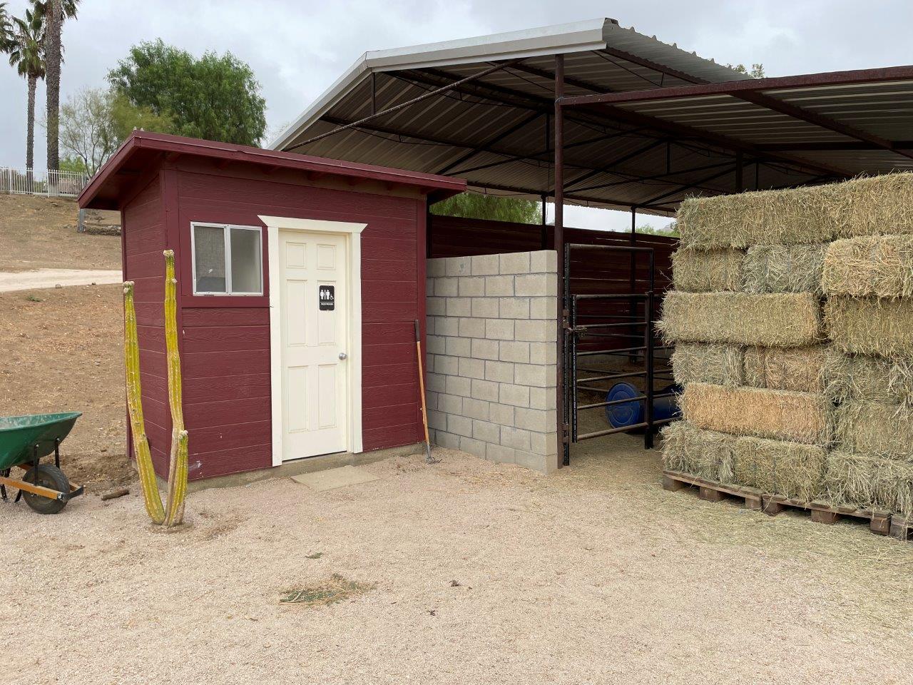 6 Guns Film Location SA Horse Barn Picture 11