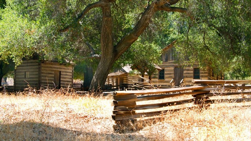 Rancho Deluxe SA Historical Log Cabins Picture 8