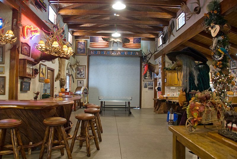 Rancho Deluxe SA Man Cave Game Room Picture 2