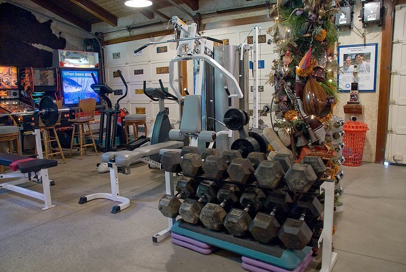 Rancho Deluxe SA Man Cave Game Room Picture 7