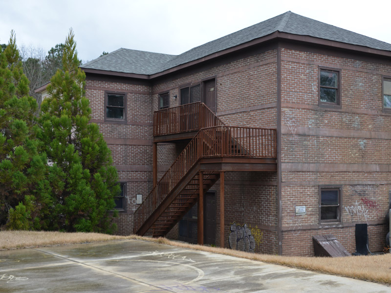Areu Bros. Studios SA Backlot Residence Picture 005