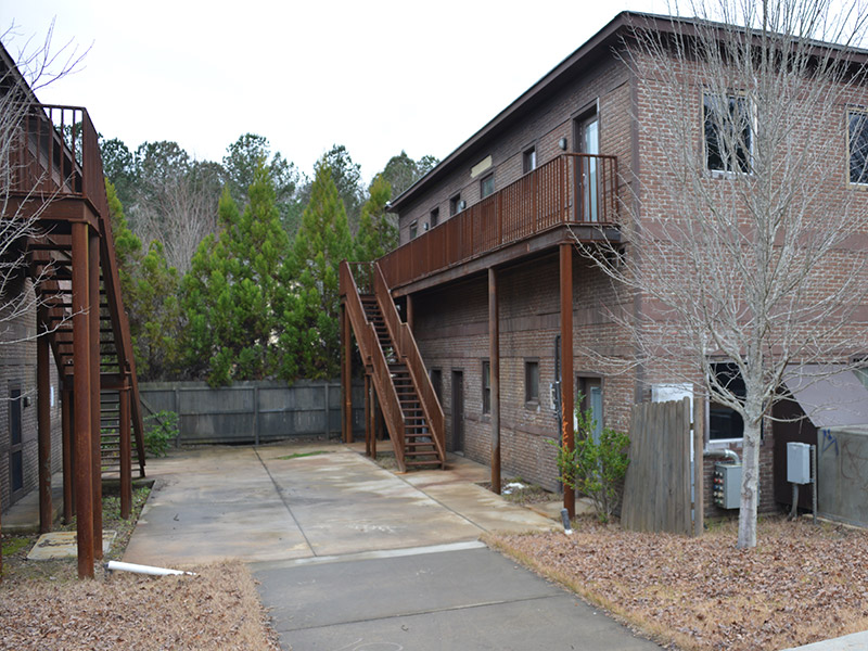 Areu Bros. Studios SA Backlot Residence Picture 009