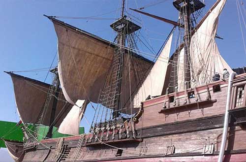 Cape Town Film Studios SA Large Mobile Ship on Deep-Sea Platform Picture 002