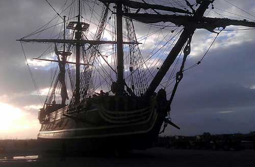 Cape Town Film Studios SA Large Mobile Ship on Deep-Sea Platform Picture 005