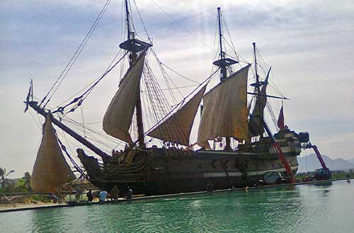 Cape Town Film Studios SA Large Mobile Ship on Deep-Sea Platform Picture 006